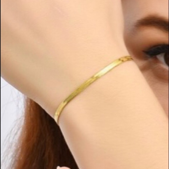 14k Gold Plated Herringbone Bracelet with Dangling Heart - Picture 3 of 4